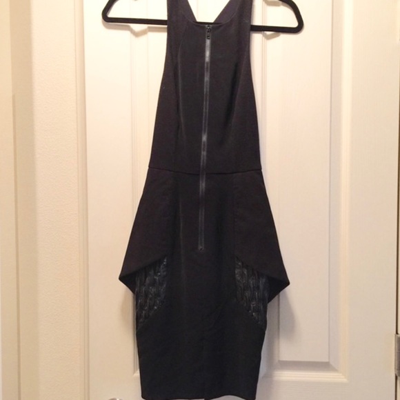 CAMEO Dress - Picture 8 of 11